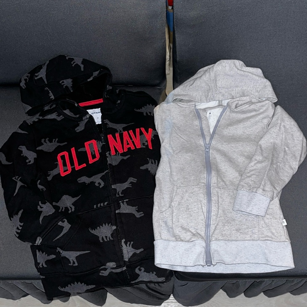 Boys 4T Zip-up hooded sweatshirt bundle. Set of 2.